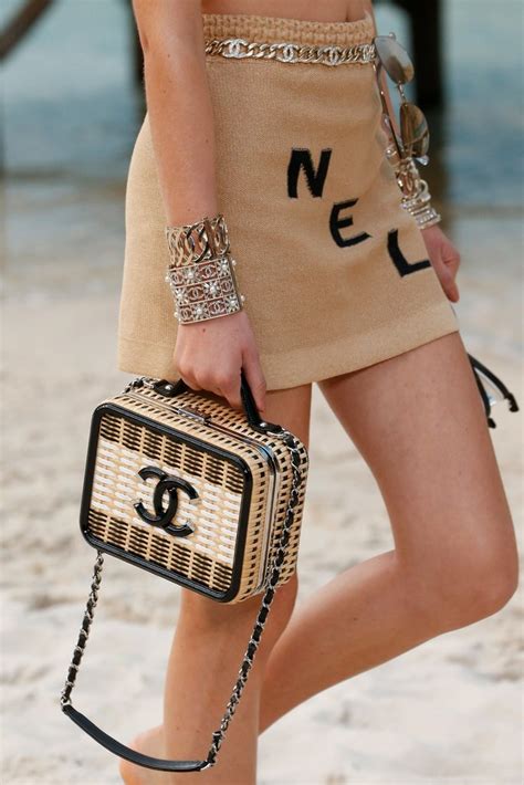 chanel cruise 2014 bags|Check out the gorgeous bags from Chanel Cruise 2014.